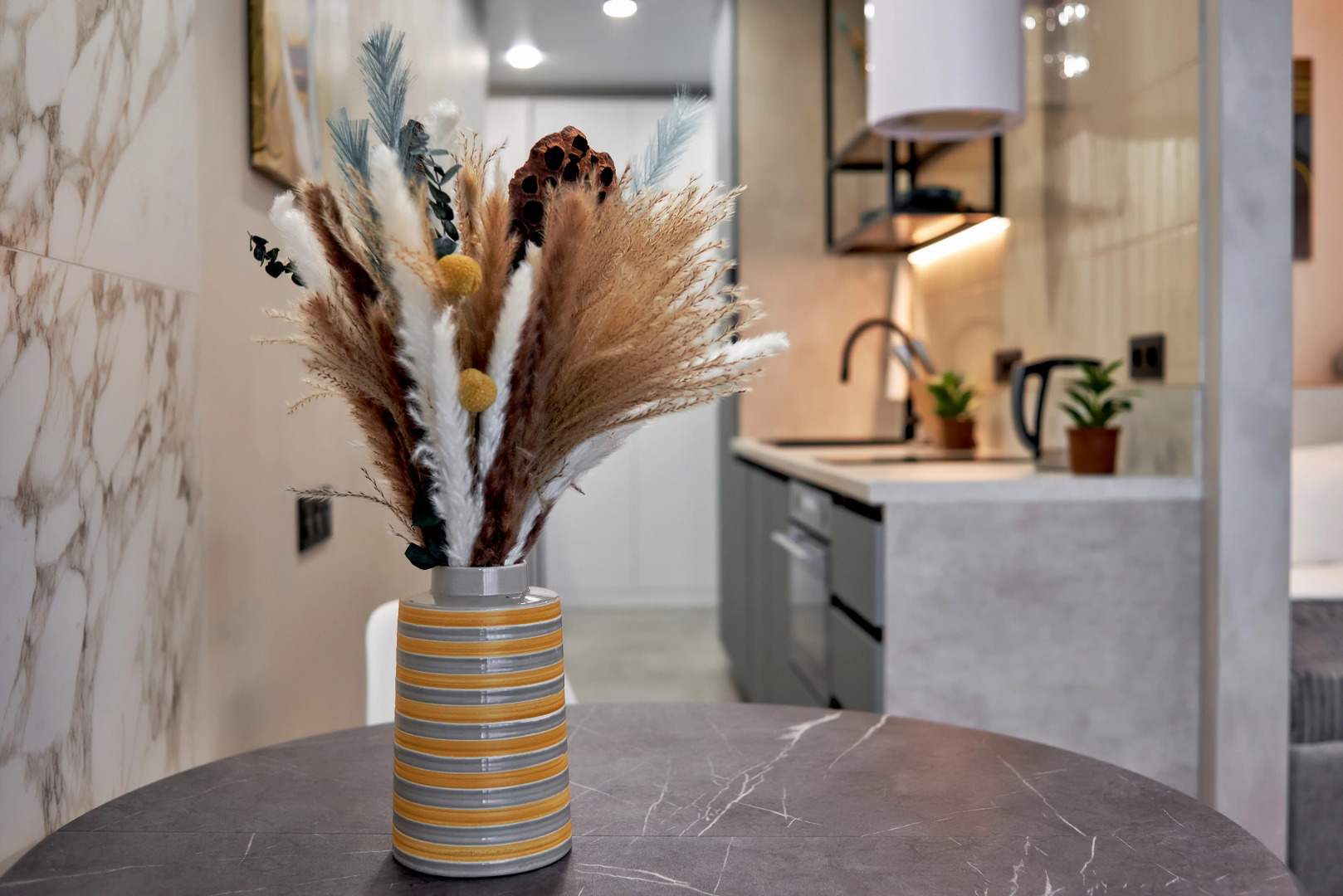 Квартира Aparts Pro Дизайнерская видовая студия у Волги в ЖК Галактика на 20 этаже