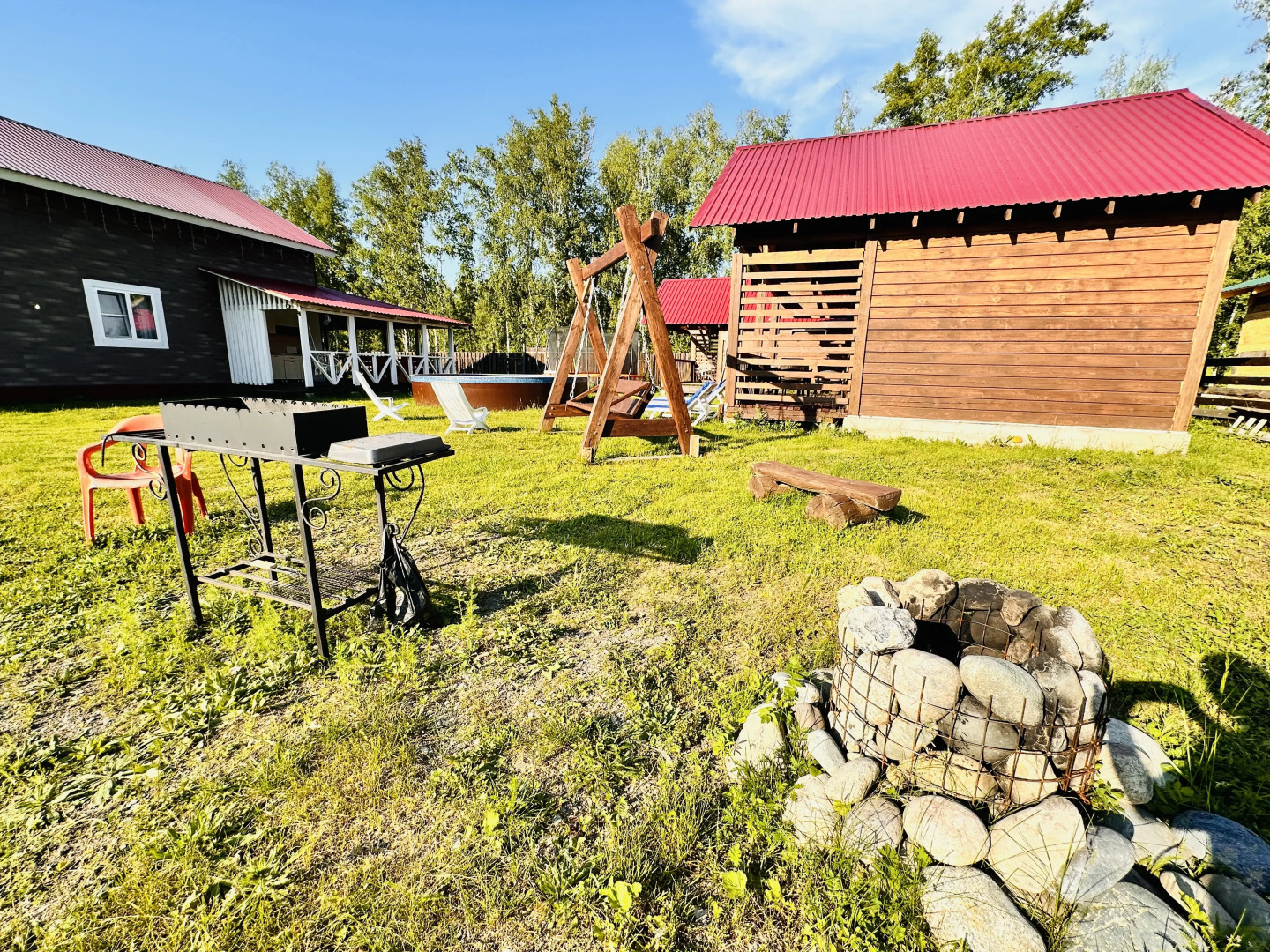 Гостевой дом из бруса, с бассейном и мангалом