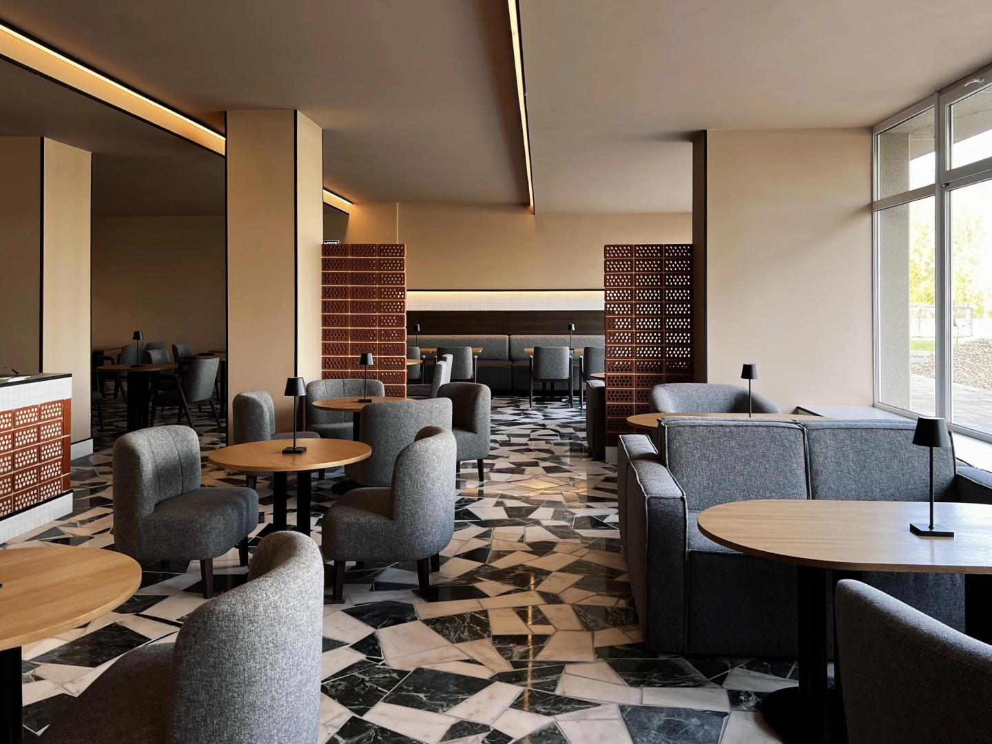 Отель Apri Polet Hotel