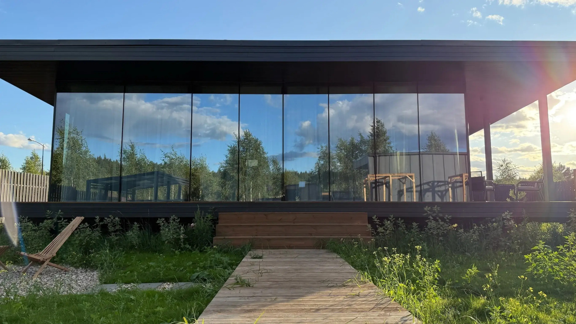 Частный дом Большой Панорамный у реки с сауной и камином