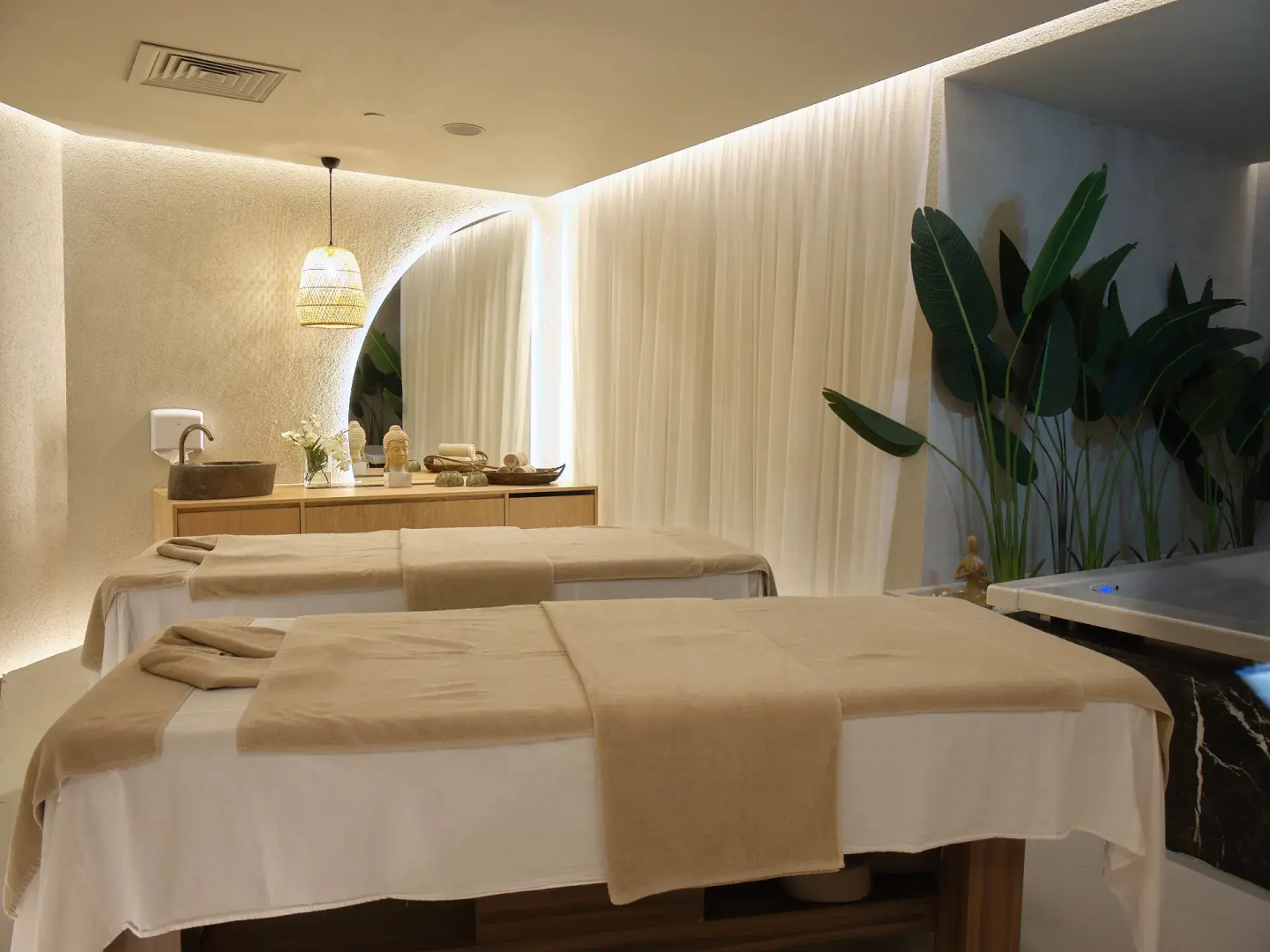 Отель Cape Bodrum Luxury Hotel & Beach