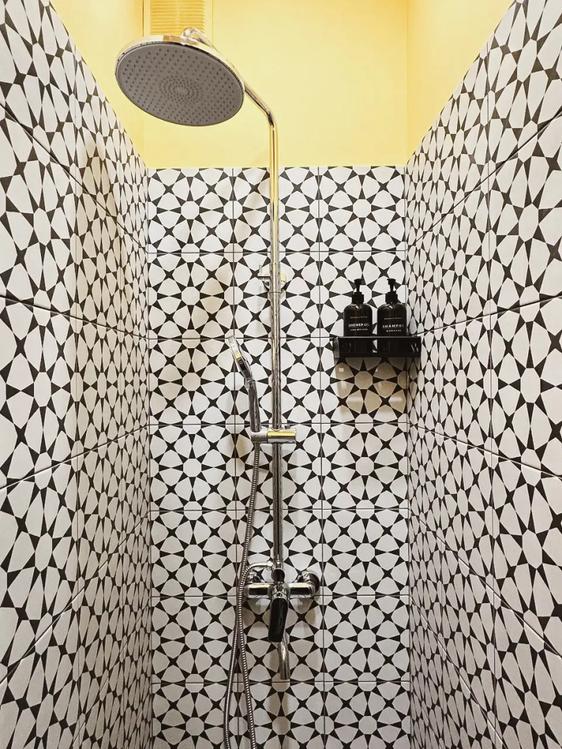 Квартира в тихом дворе с раздельными комнатами и с сауной на Невском