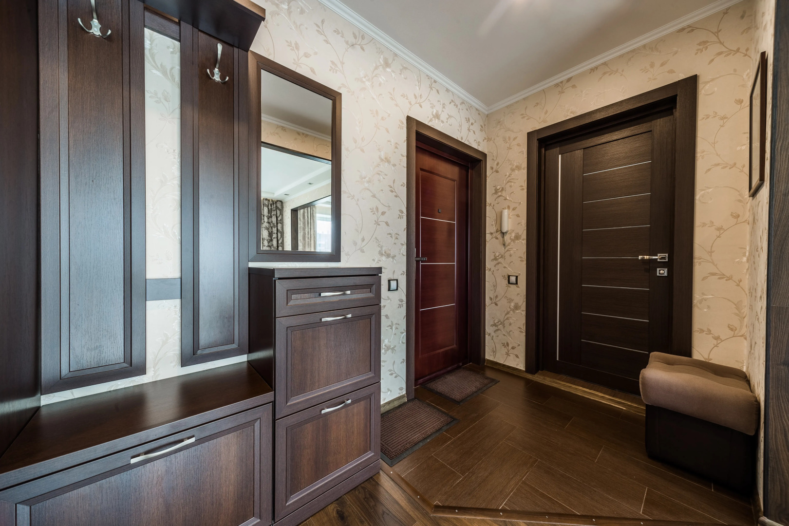 Квартира Тёплая солнечная возле БЦ Первая Башня