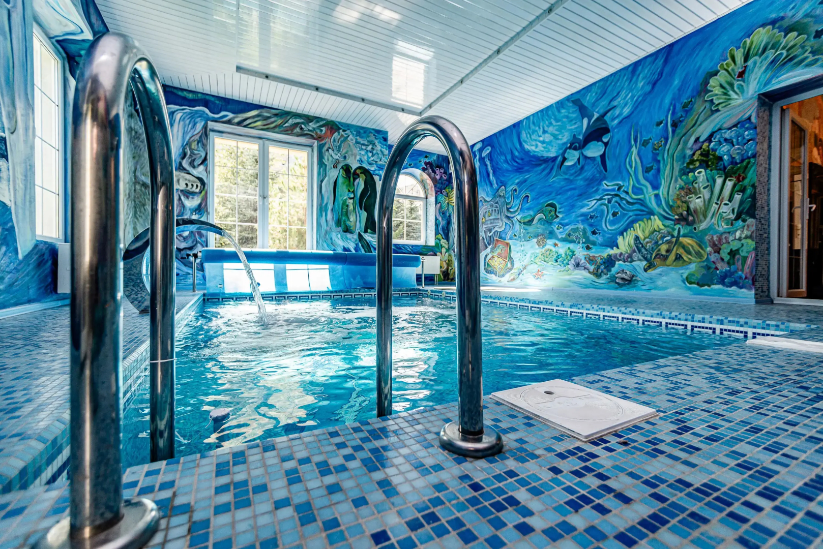 Частный дом Шикарный дом в Апрелевке с бассейном и сауной