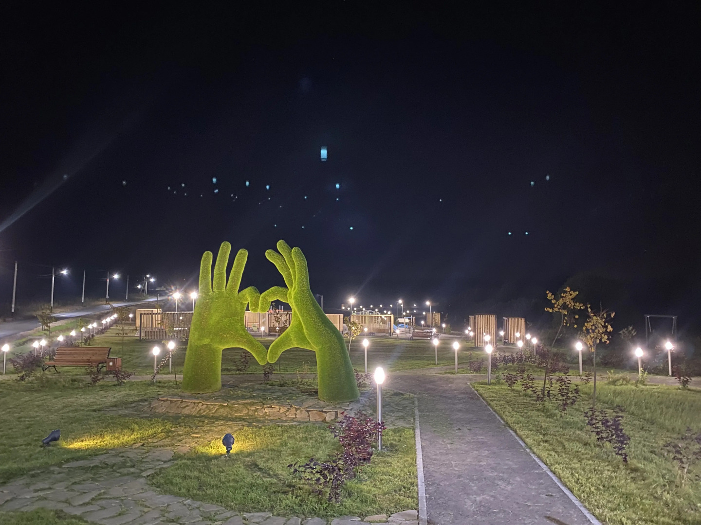 Гостевой дом в Грин Лаундж в окружении леса на берегу Истры