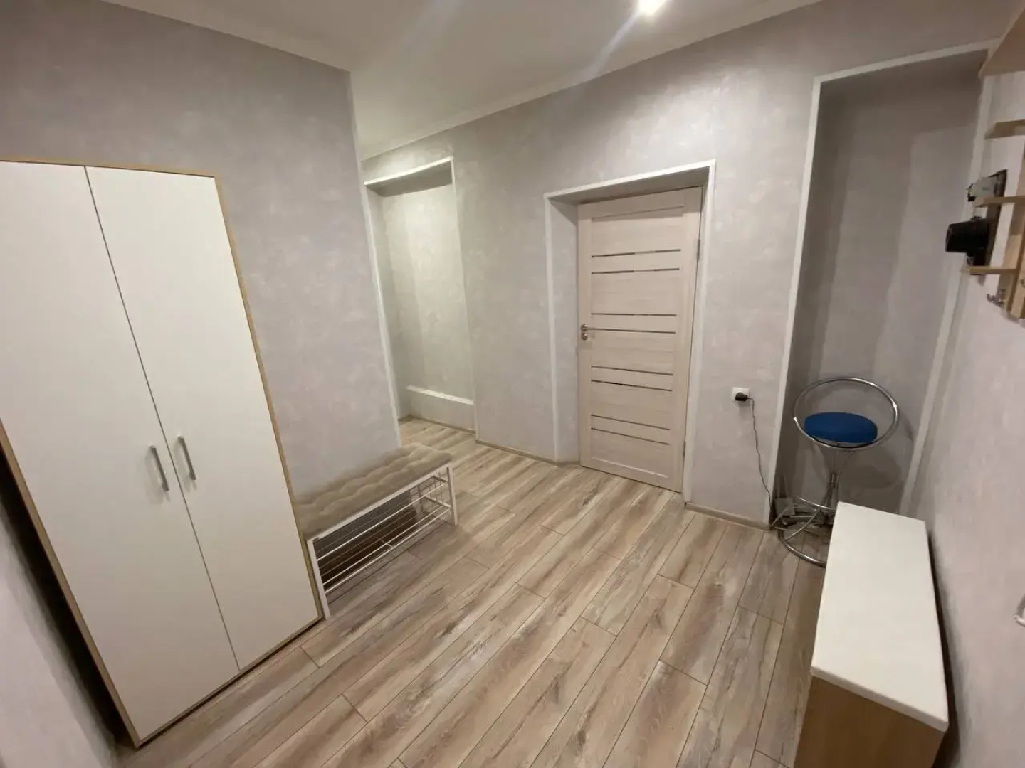 Квартира Шикарная Двухкомнатная в Центре 6 Спальных