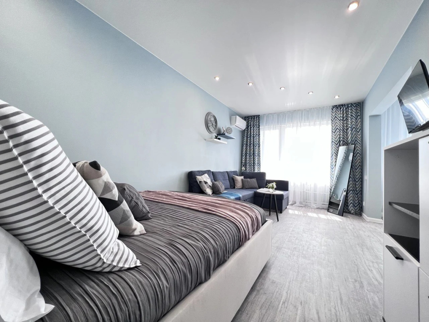 Апартаменты 1-комнатная квартира в шикарном семейном ЖК Галактика по Островского 195/2