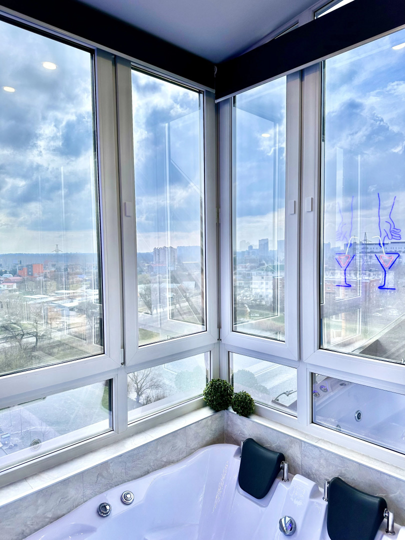 Апартаменты +18 Агат Apart Energy с Панорамным Видом и Джакузи