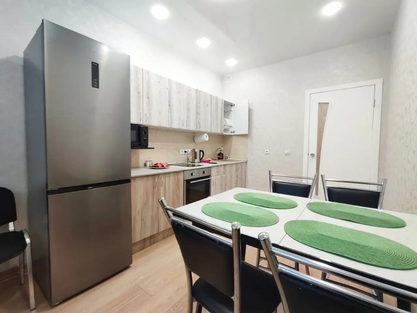 Квартира Уютная 2 комнаты рядом с Аэропортом в микрорайоне Современник