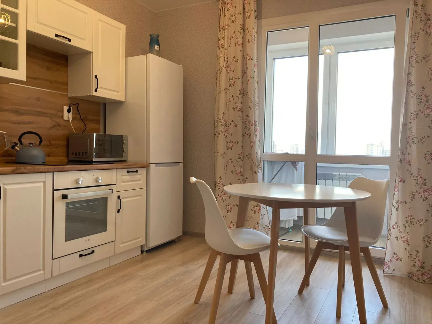 Апартаменты на 45 Стрелковой Дивизии с платным паркингом, близко от Областной детской больнице и РЖД