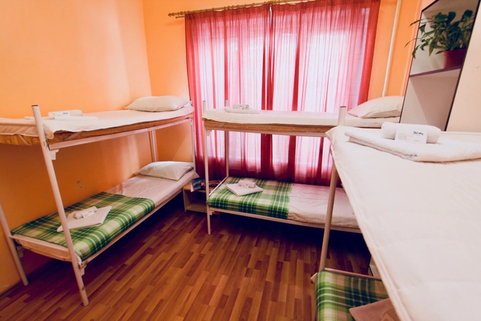 Хостел Гости