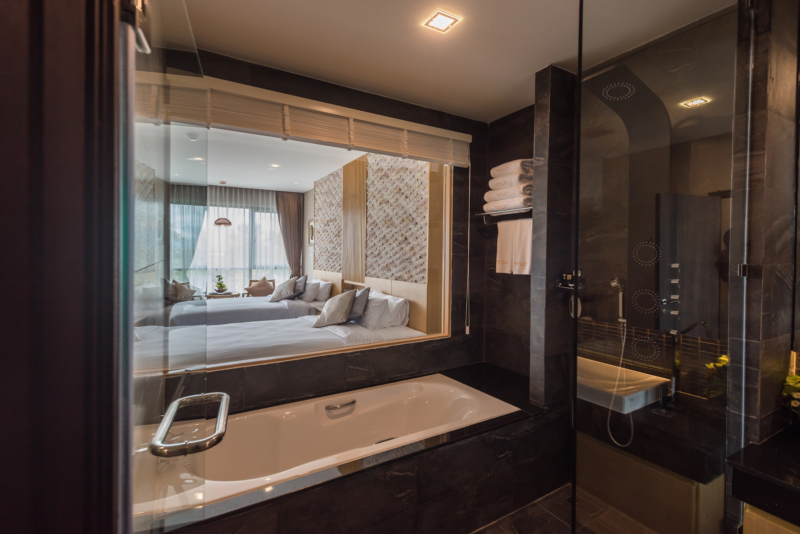 Отель North Hill City Resort