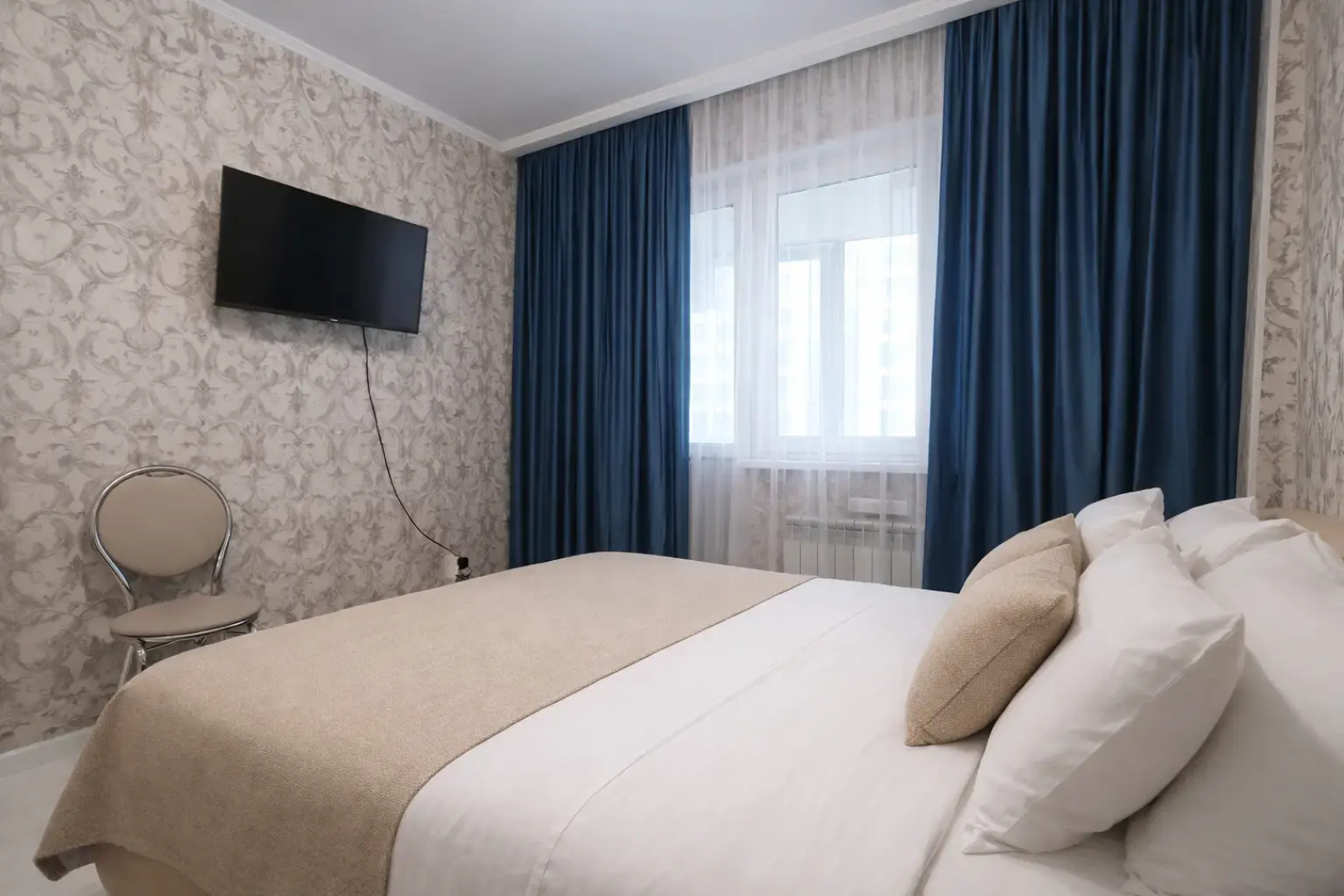 Апартаменты  с 2-мя кроватями и одноместный диван в центре Астаны