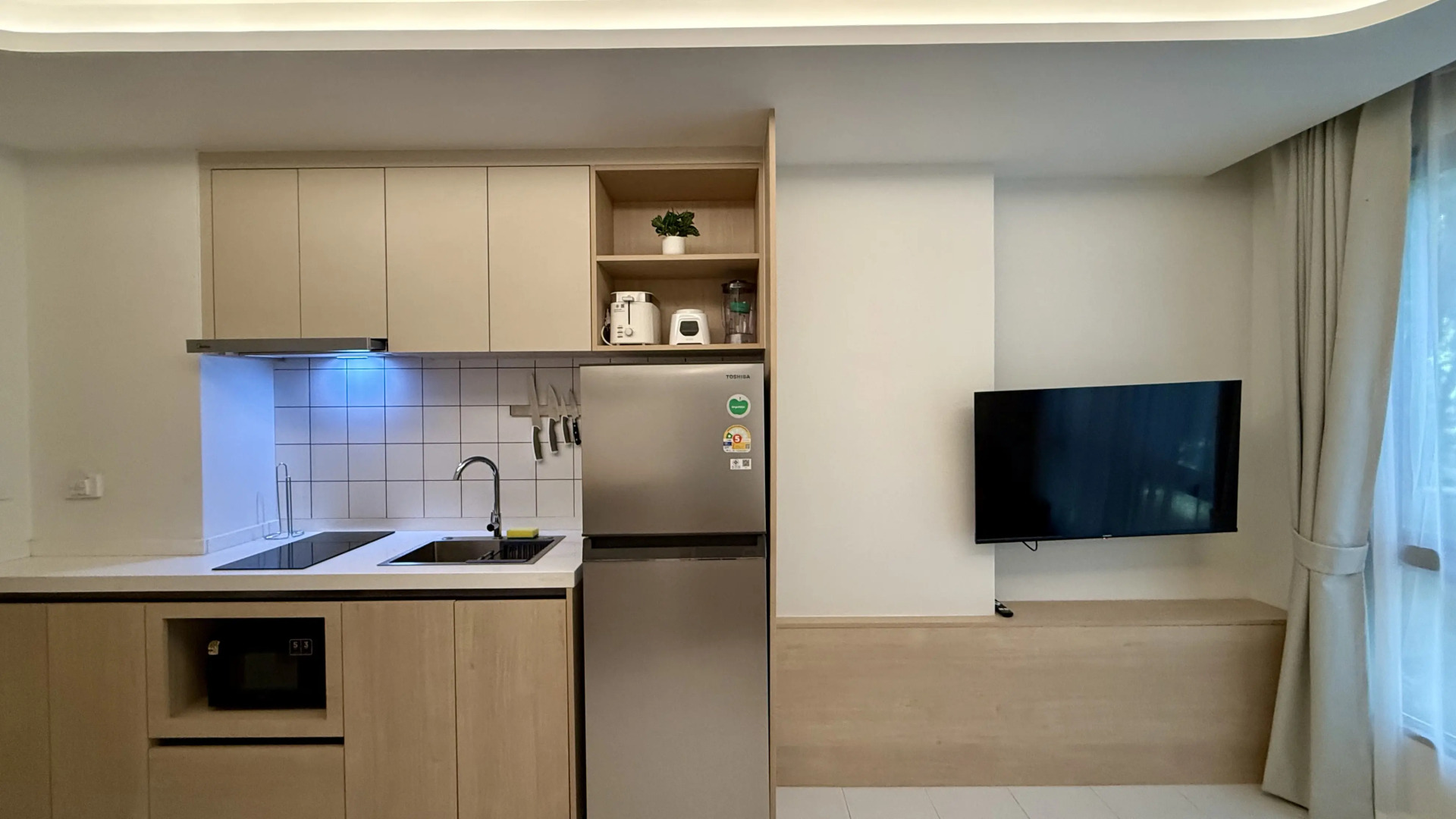 Квартира Просторная однушка у моря с бассейном и WiFi 500 мбит/с