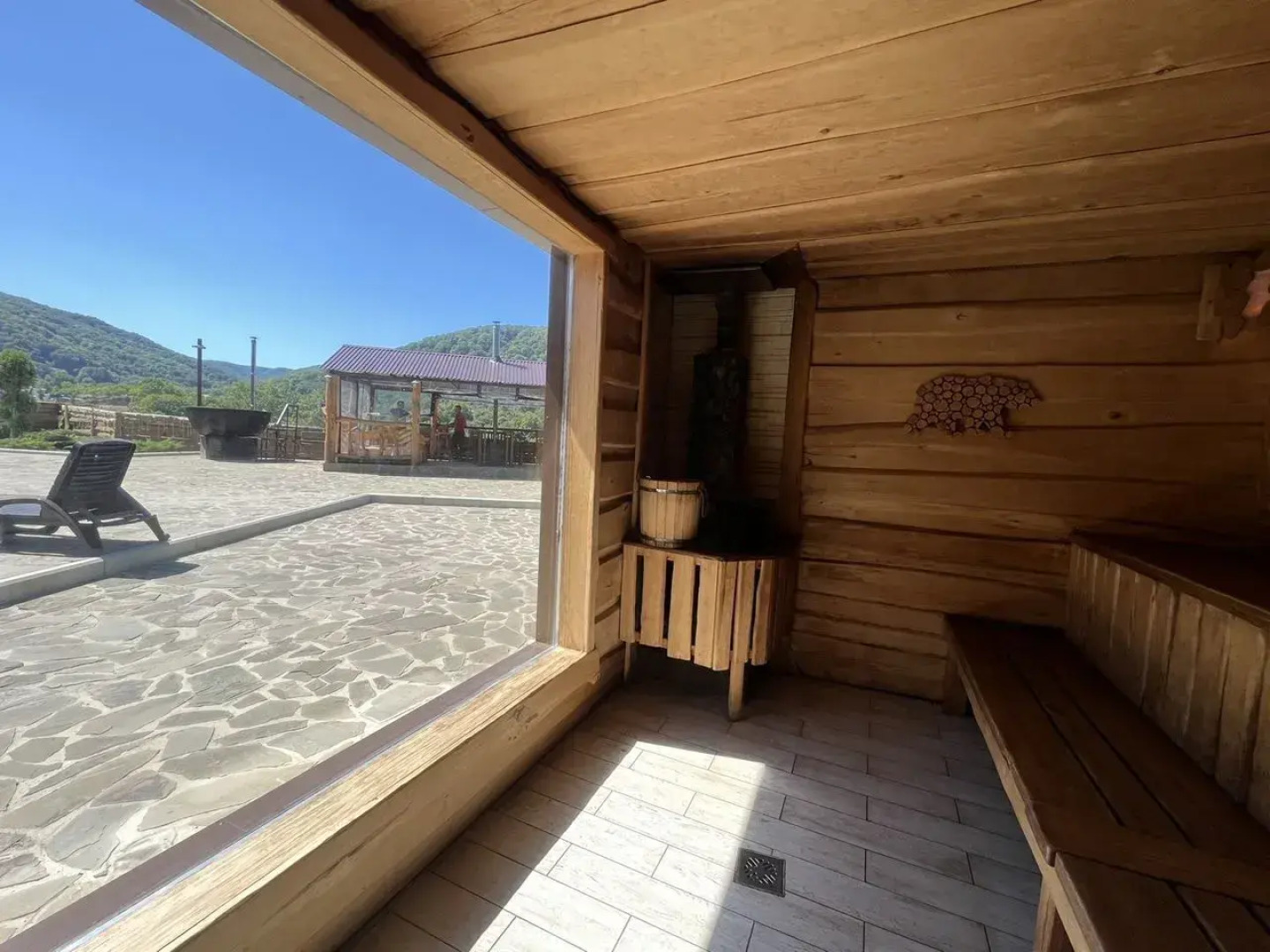 Частный дом с бассейном