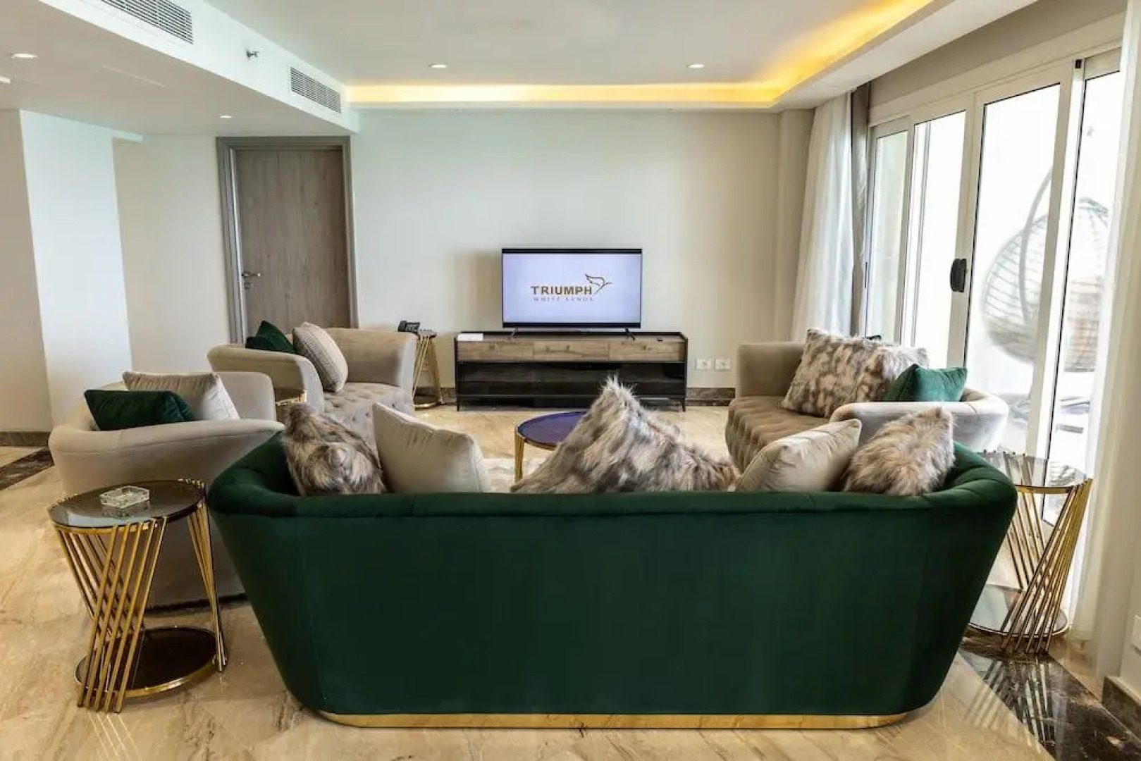 Отель Triumph White Sands