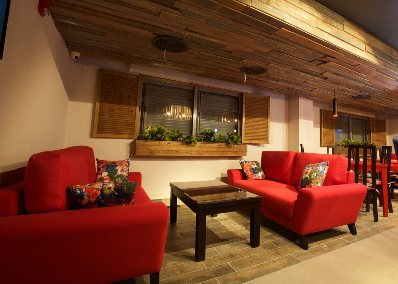 Отель Lujain Suites