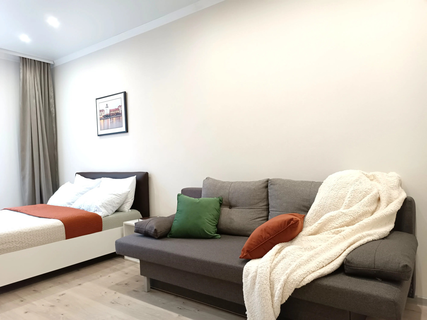 Улучшенные двухкомнатные апартаменты в центре