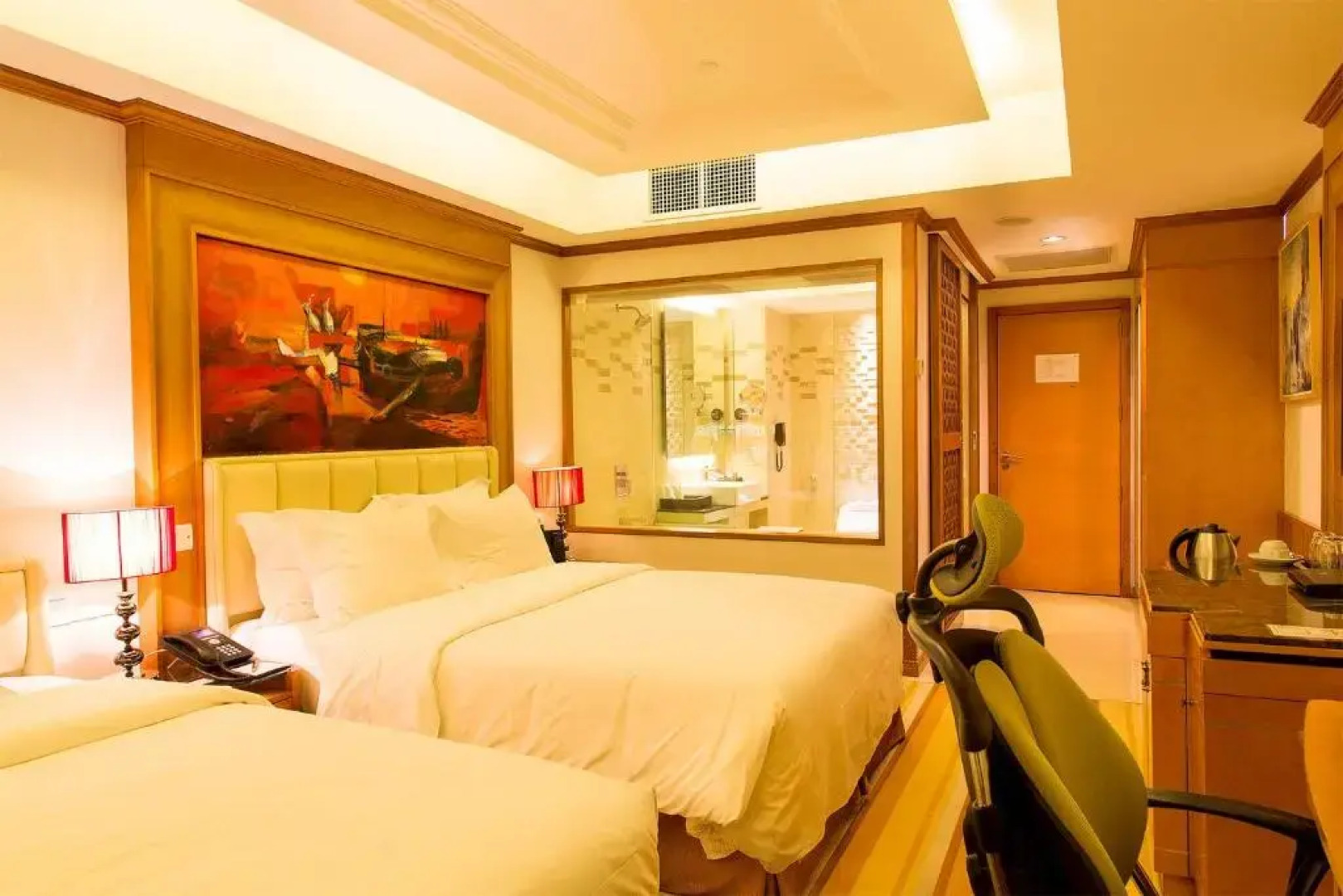 Отель Six Seasons