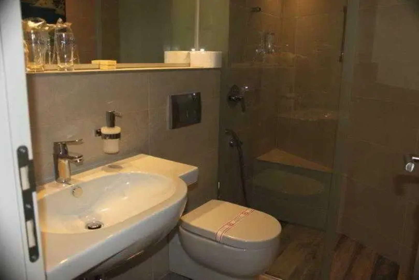 Отель Castellastva