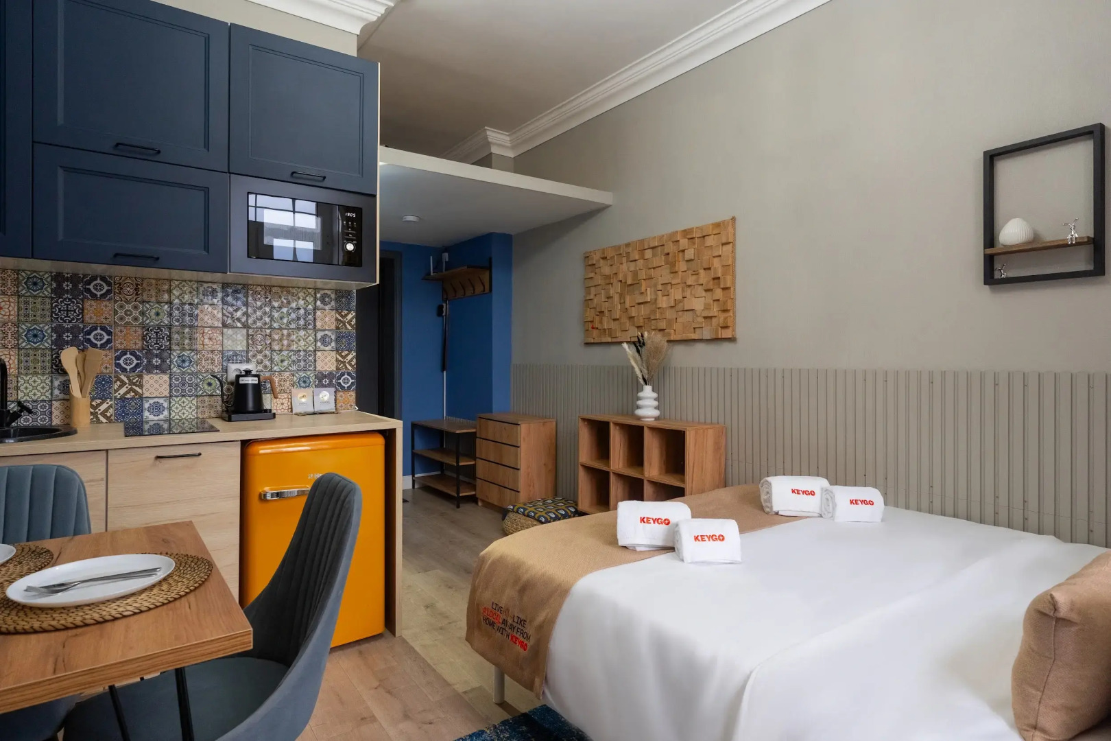 Апартаменты KeyGo 1011 Студия рядом с метро Окружная