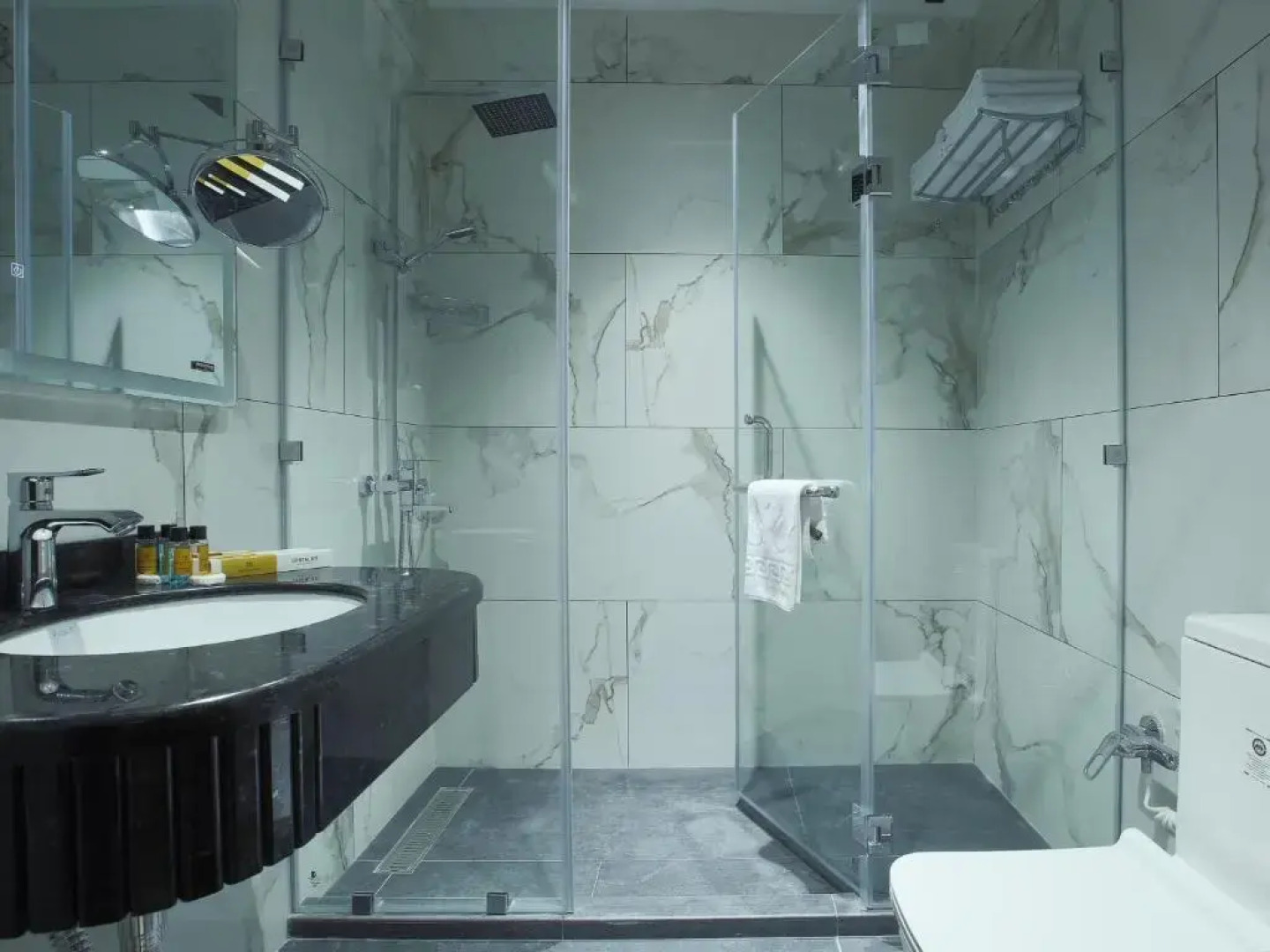 Отель Paradise Plaza Luxury