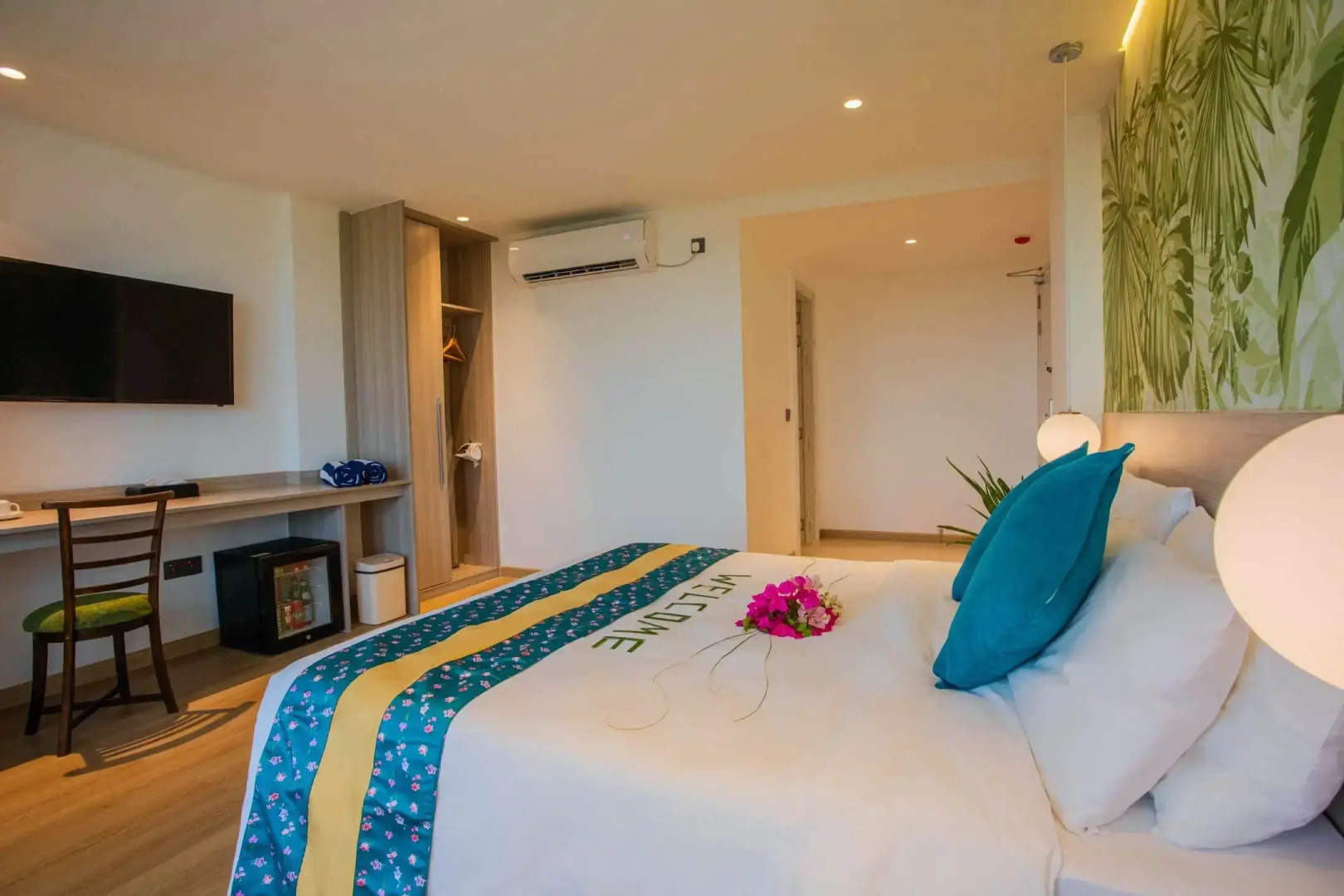 Отель Beach Hotel Guraidhoo