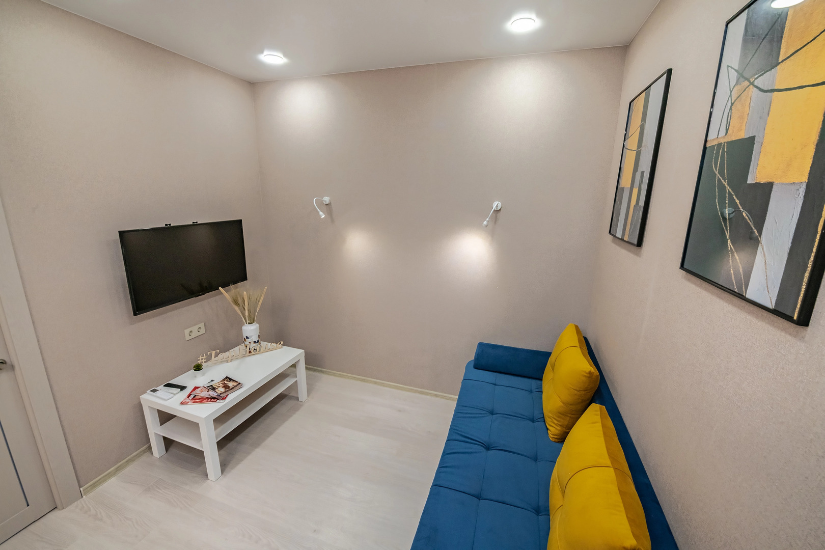 Апартаменты TopHouse на Каплунова 10 трёхкомнатные