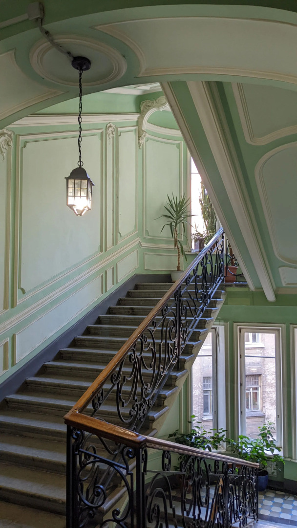 Апартаменты 170 кв. м. с 3 спальнями и видом на Австрийскую площадь