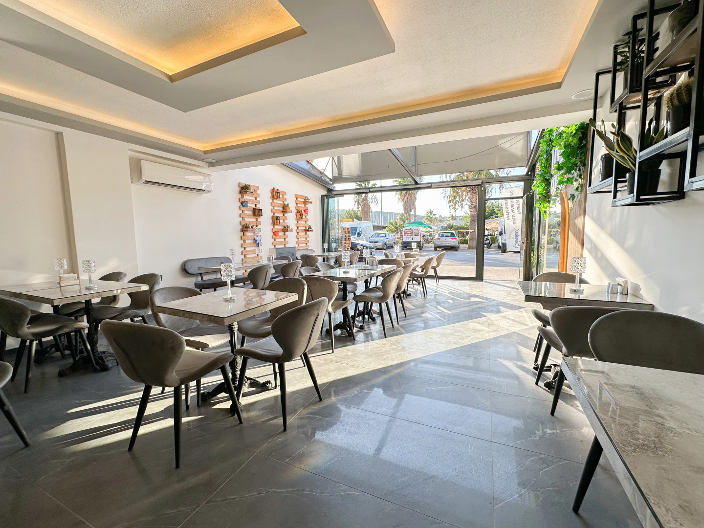 Отель Bed&Breakfast Marina Lora