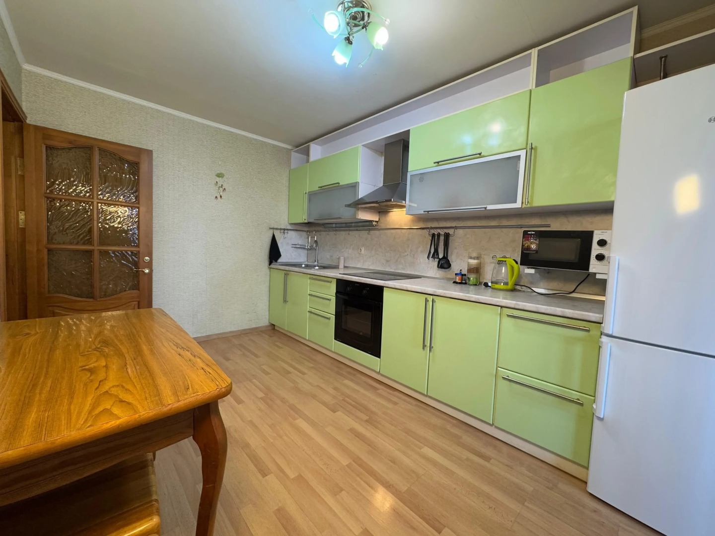 Квартира 3-Комнатная Верхнепортовая 64а