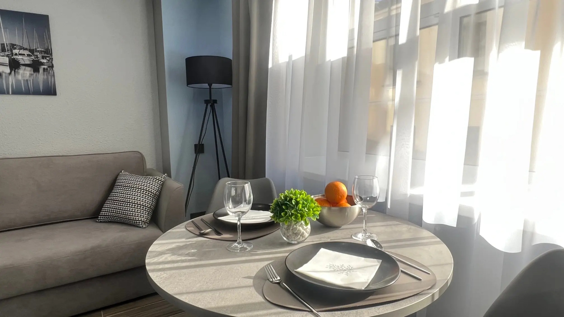 Апартаменты у Часовой Башни Голубые