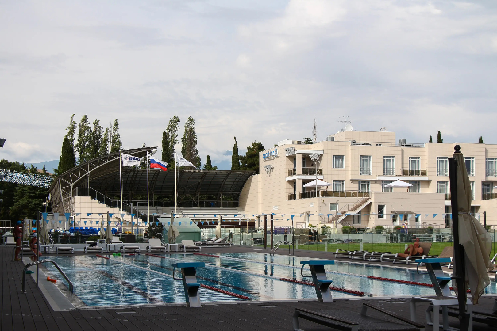 Апартаменты Red Apartments Арт Лайт Адриан