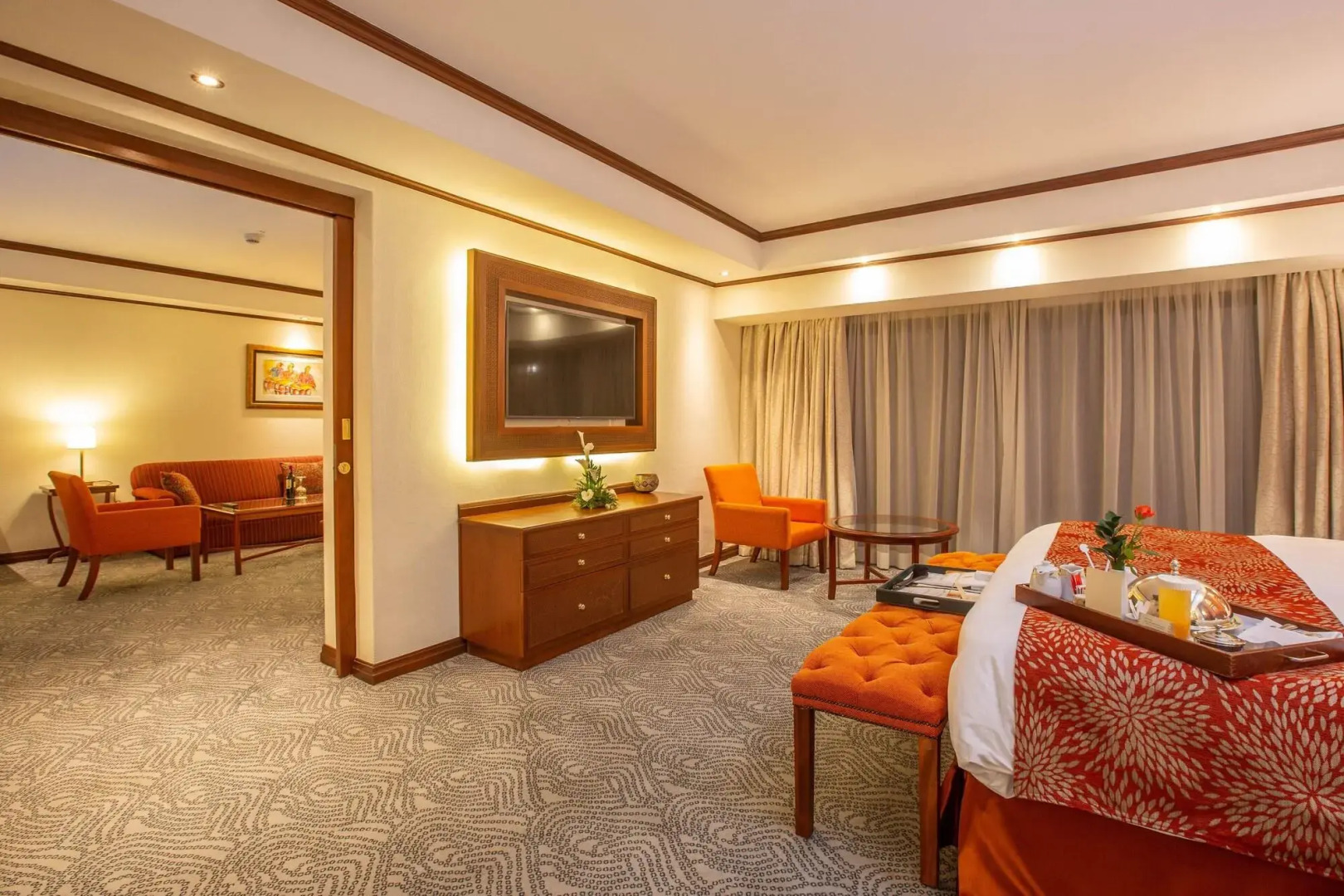 Отель Kampala Serena