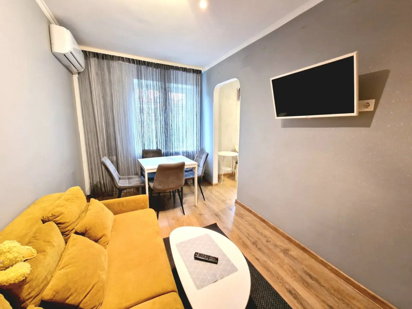 Апартаменты Трёхкомнатные Центр, Ленинский 29, Колибри#29