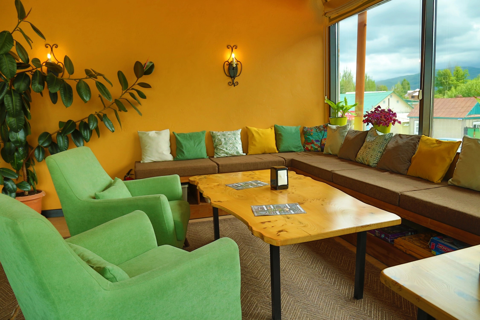 Отель Маданур