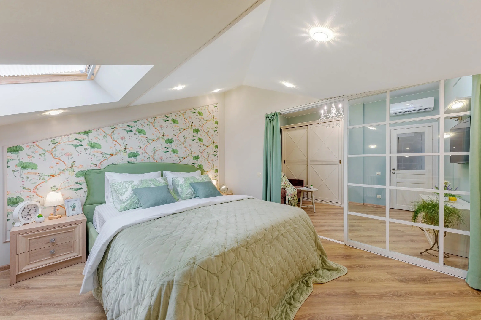 Апартаменты Люкс с большой ванной и видом на горы Sea Breeze & SPA