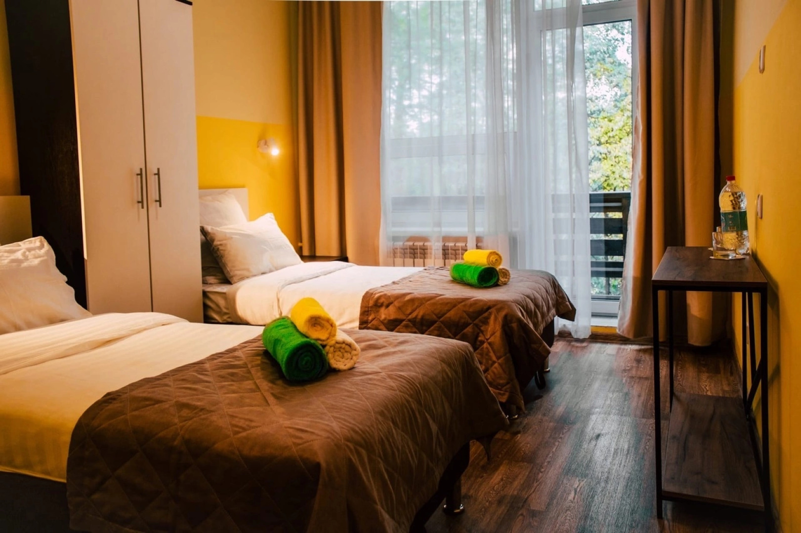 Отель Весна