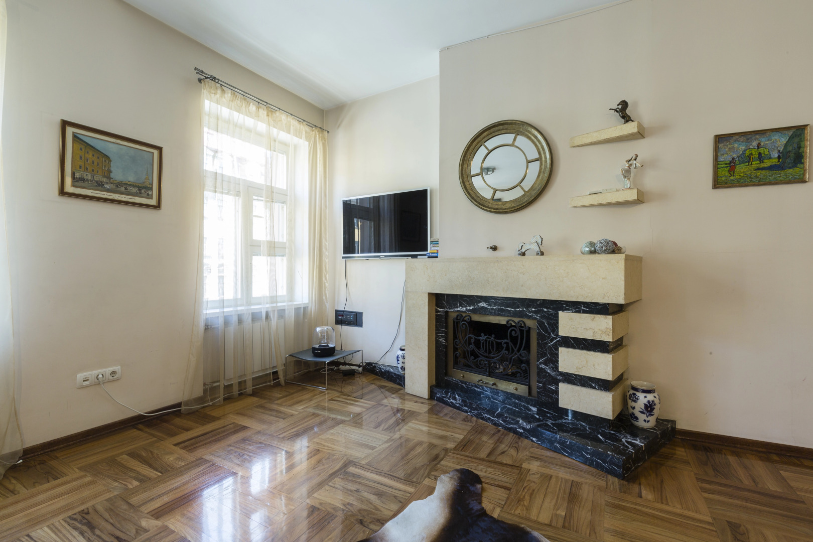 Квартира Malaya Konushennaya 12