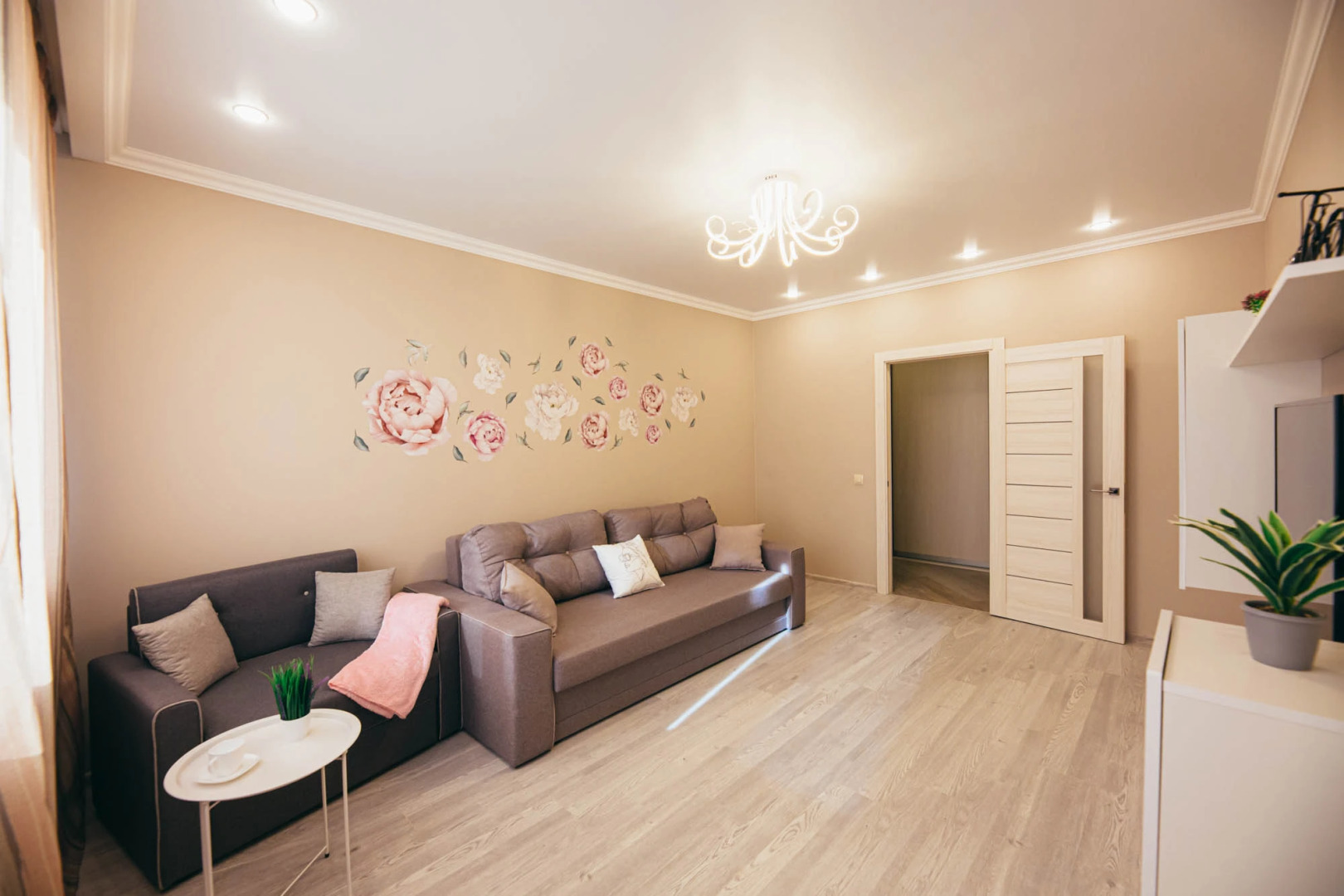 Квартира двухкомнатная в самом центре Калининграда