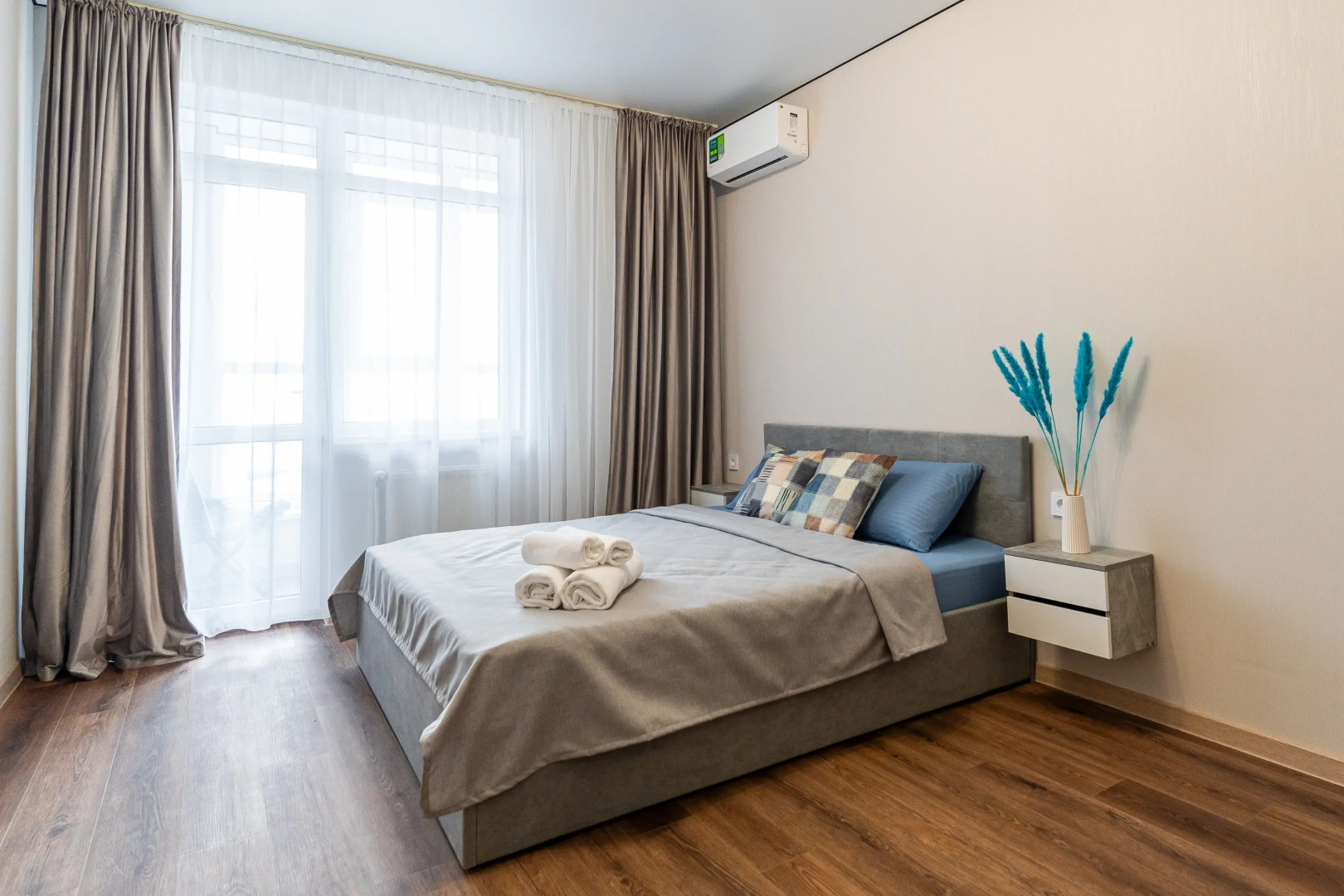 Апартаменты с Лоджией и Видом на Город и Море от LetoApart