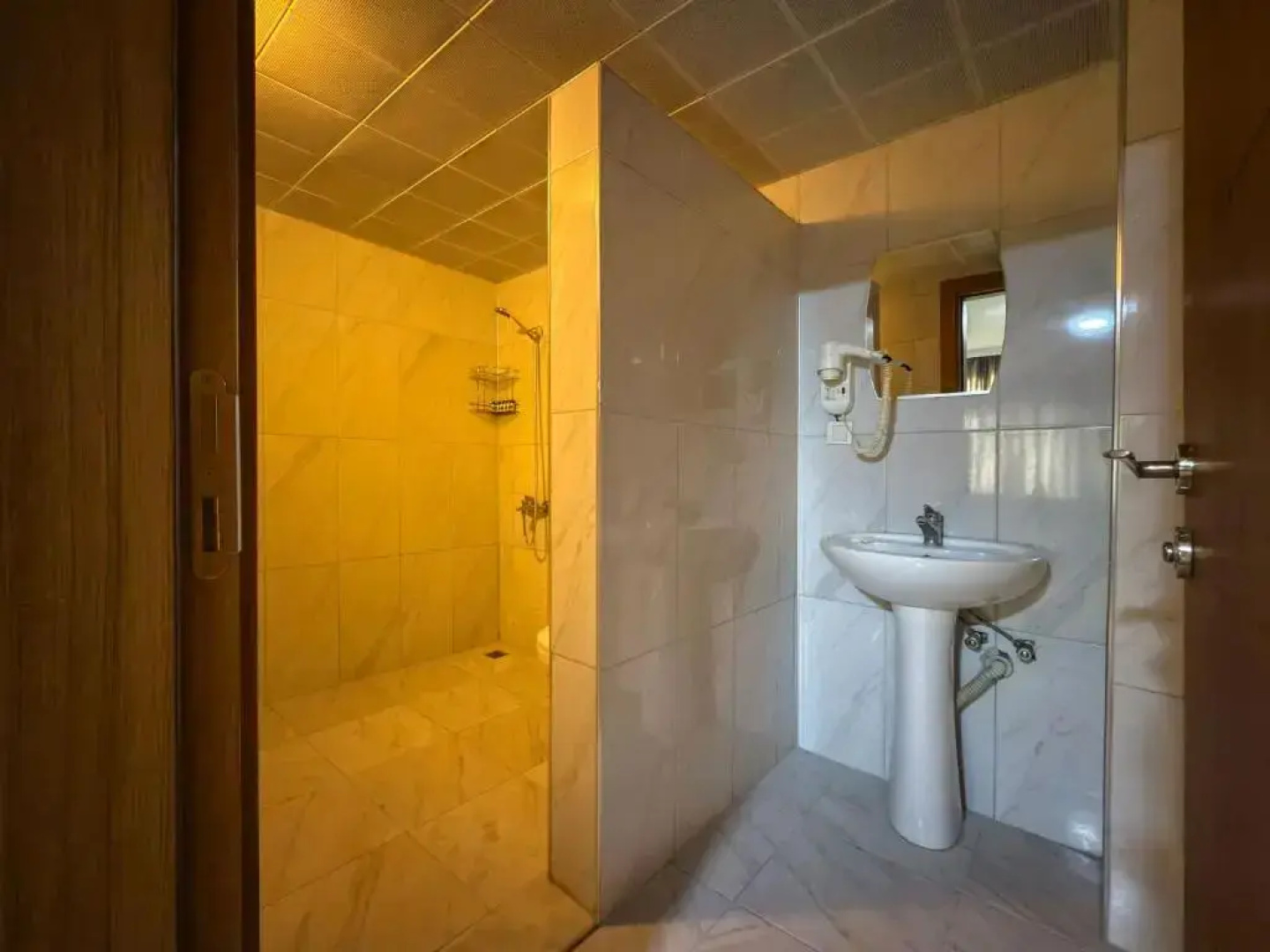 Отель Sever Suites