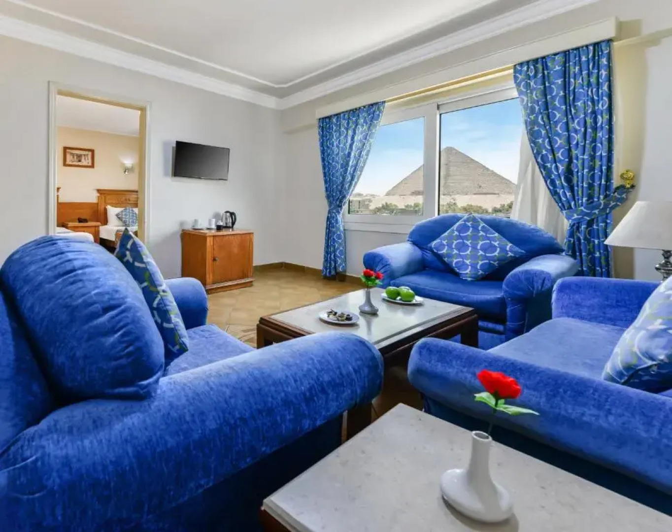 Отель Aura Inn Tiba Pyramids