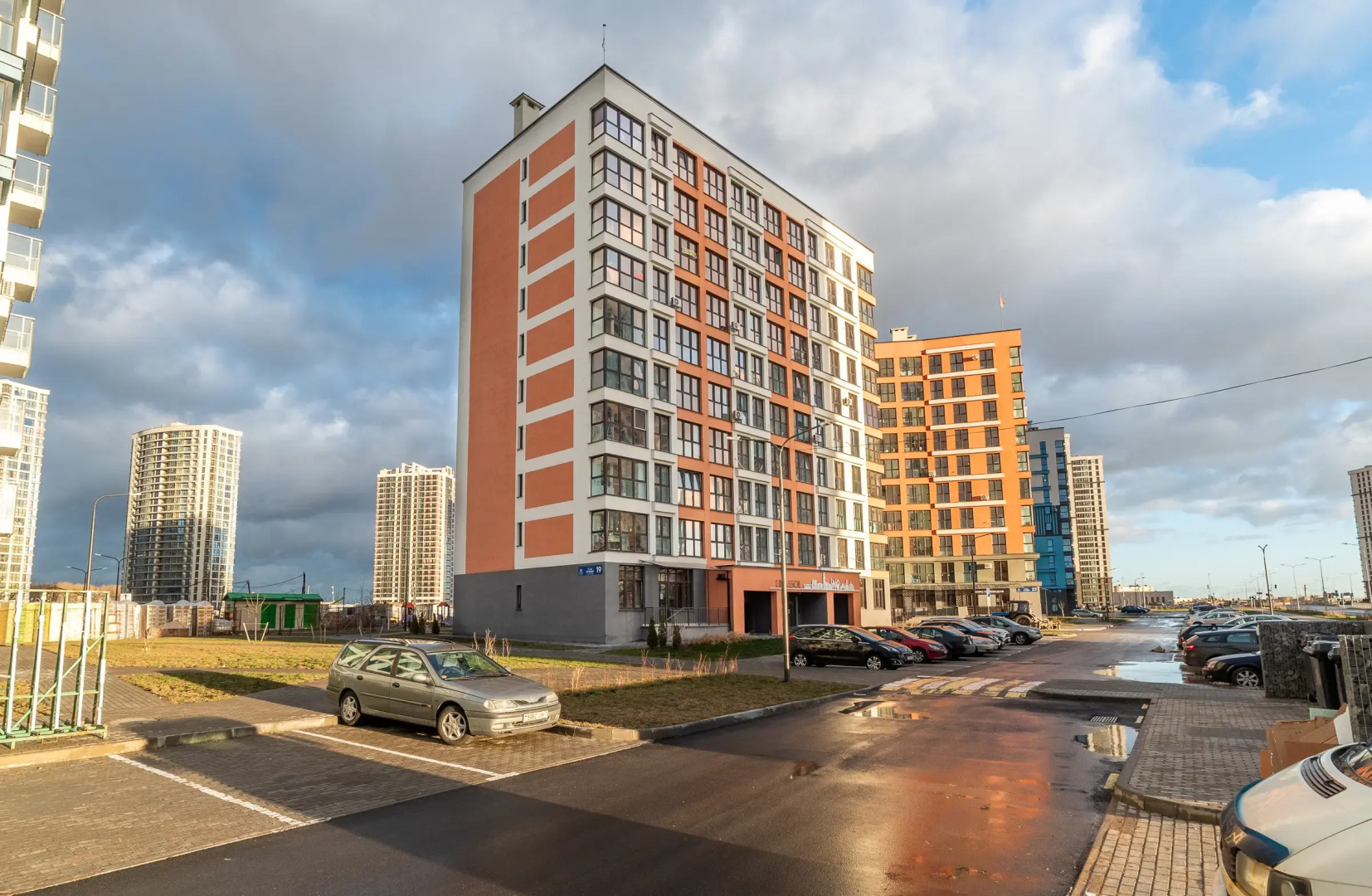 Апартаменты BelaTravel по адресу Игоря Лученка, д.19