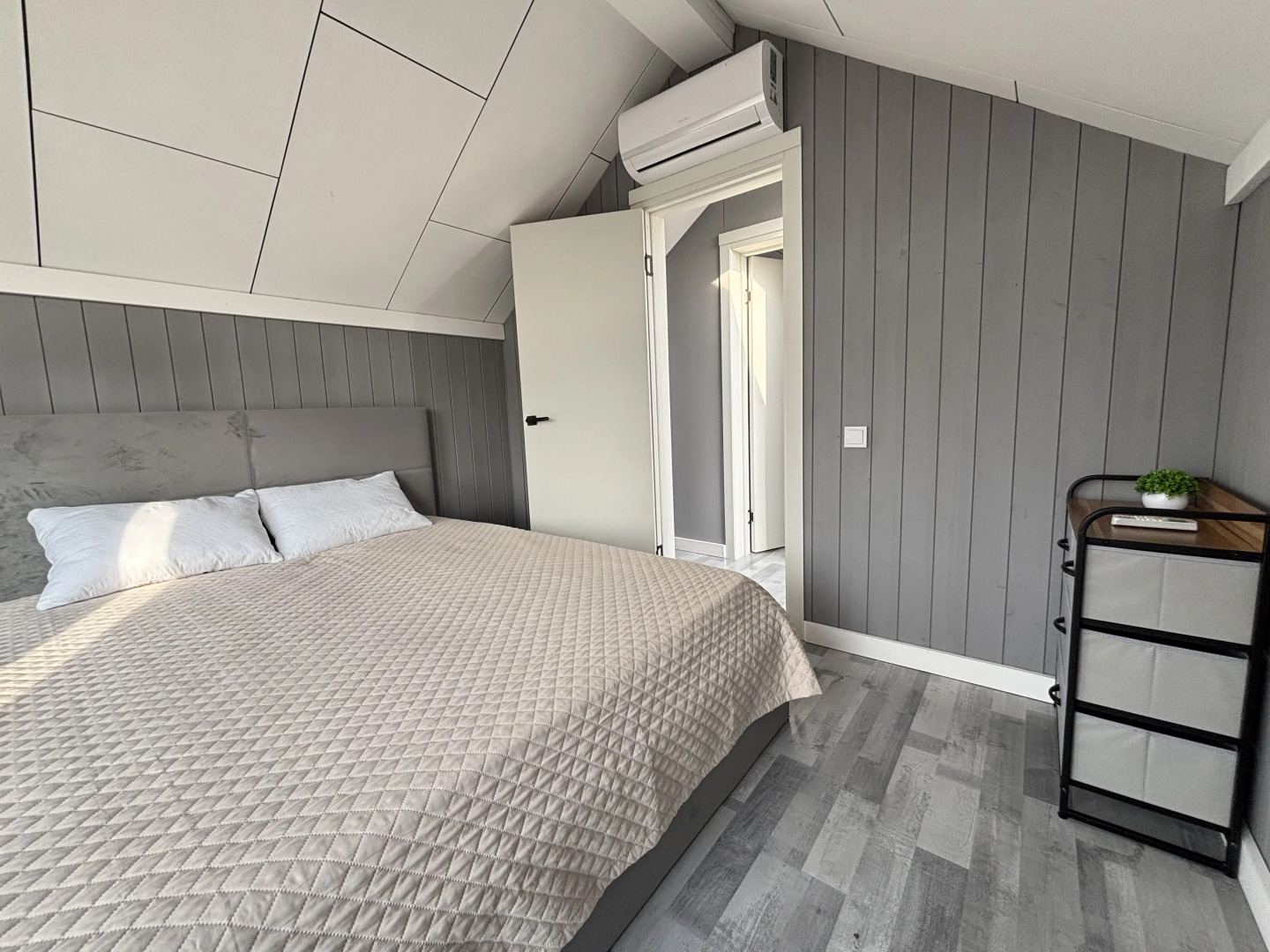 Частный дом у леса