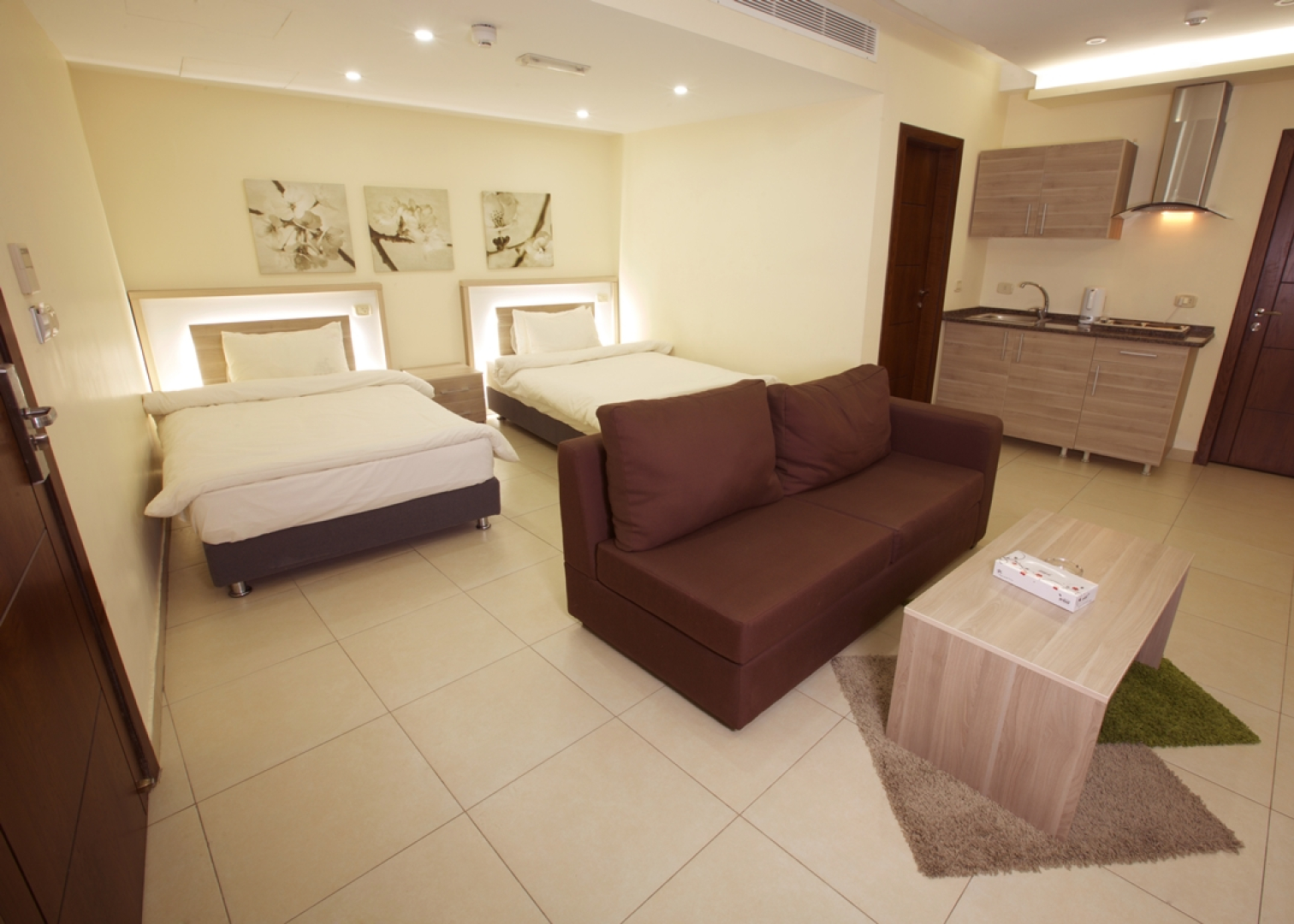 Отель Lujain Suites