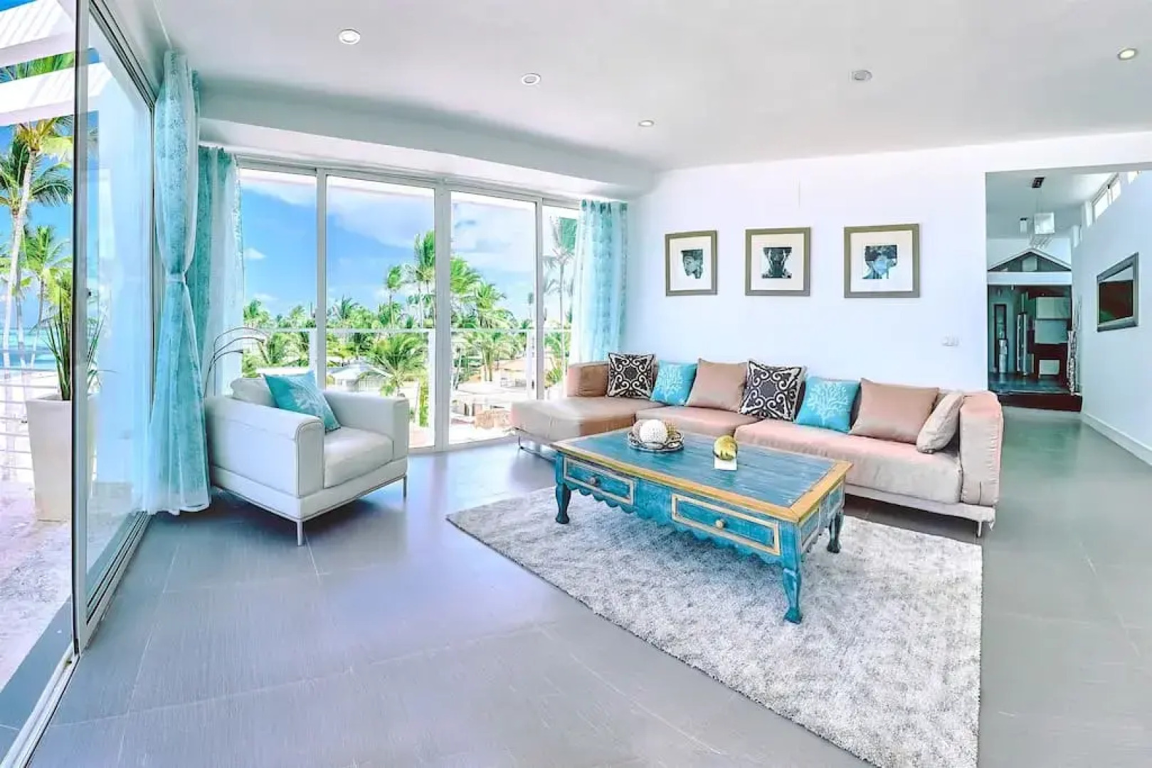 Апартаменты Stunning Ocean View Unique Beach