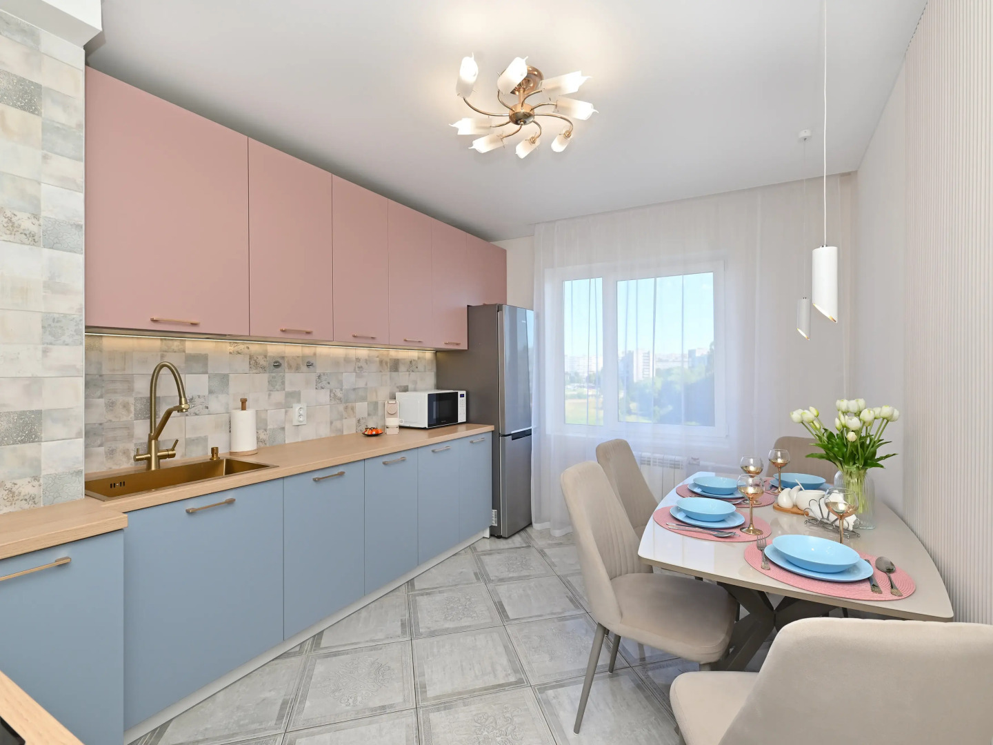 КвартираKenig Holidays 3-к в центре Рыбной деревни у Кафедрального собора