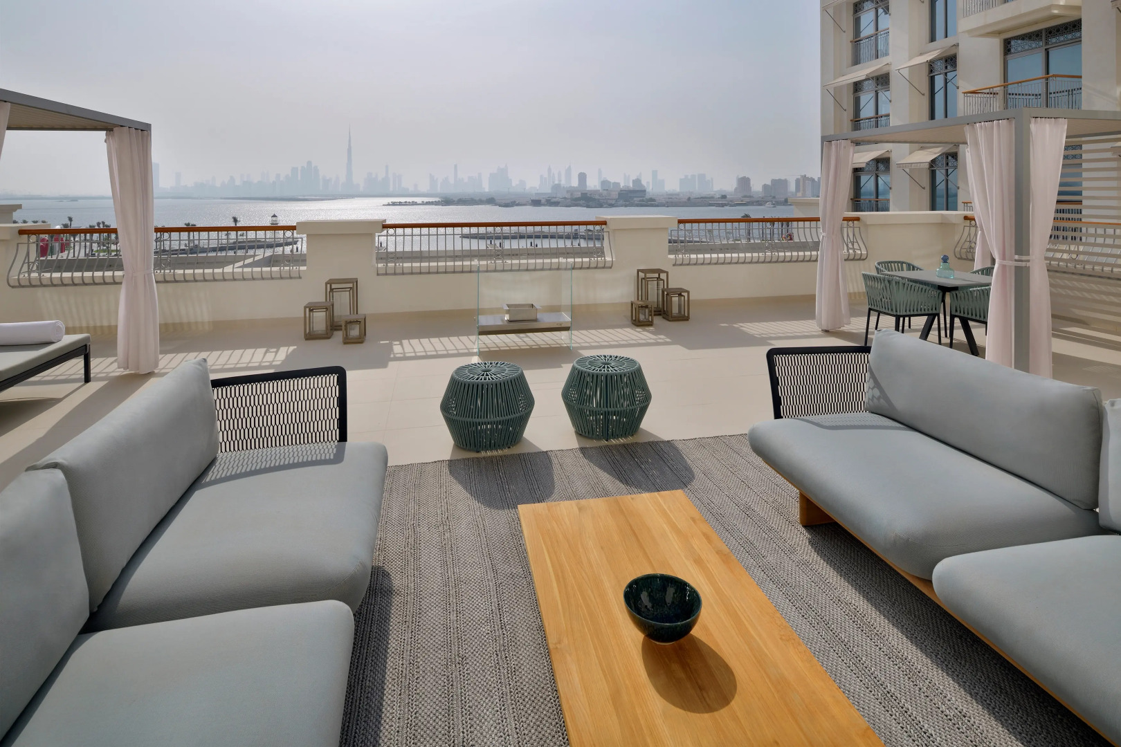 Отель Vida Creek Harbour