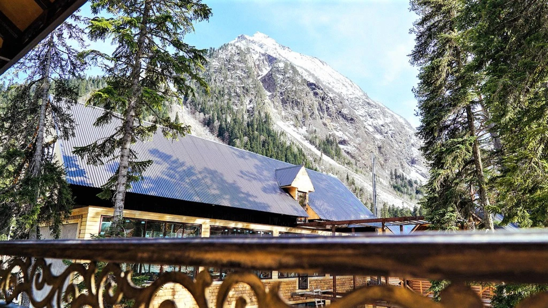 Отель Таурух